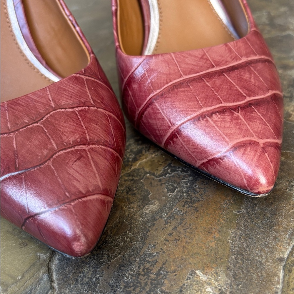 Donald Pliner Ruzana Pump - Picture 14 of 14